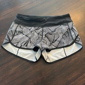 ⭐️Lululemon shorts 037 